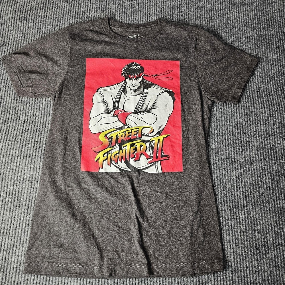 Street Fighter II Ryu Shirt Mens Small Gray Graphic Tee Capcom Video Game Gaming